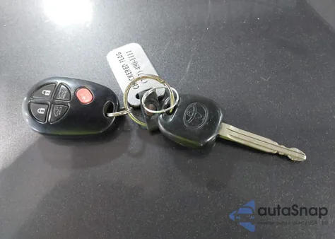 2013 Toyota Highlander Se V6 z USA, uszkodzony, nr VIN 5TDBK3EH8DS278103